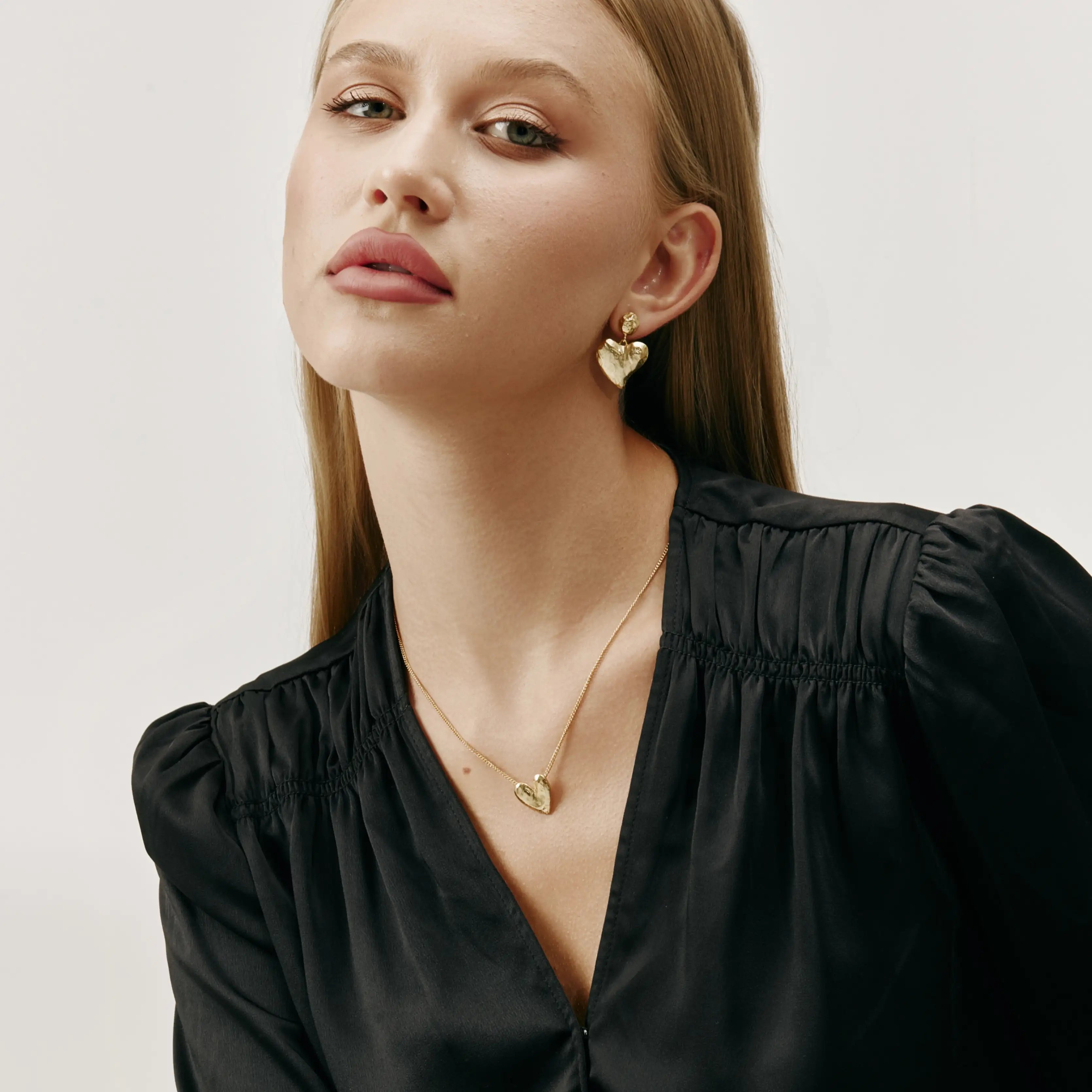Amara Necklace Gold Heart Pendant Necklace