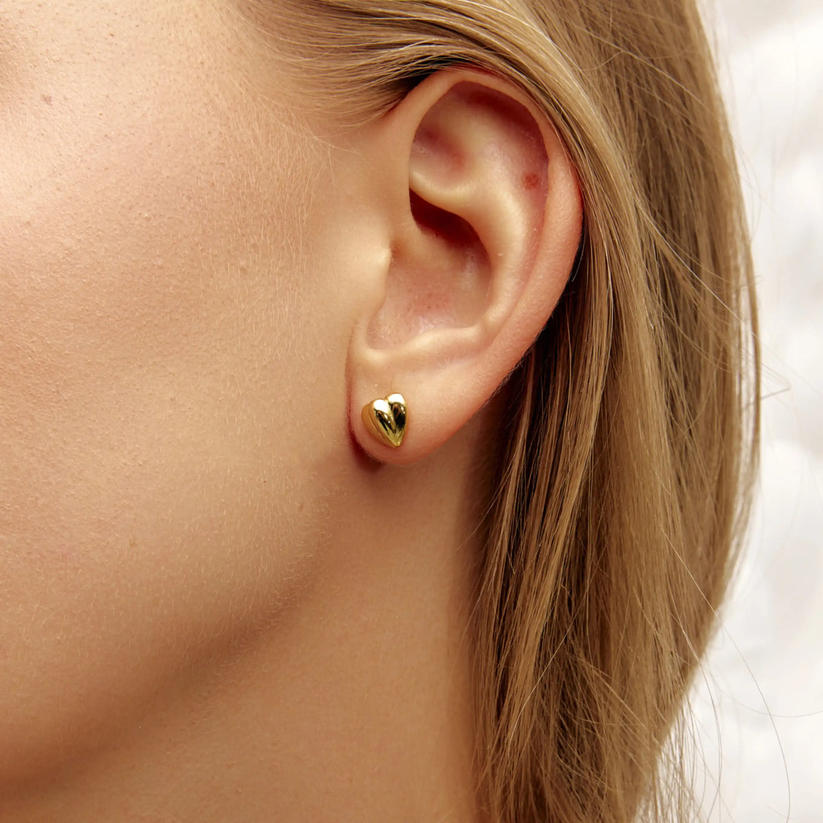 Amora Mini Earrings Gold-Tone Heart Stud Earrings