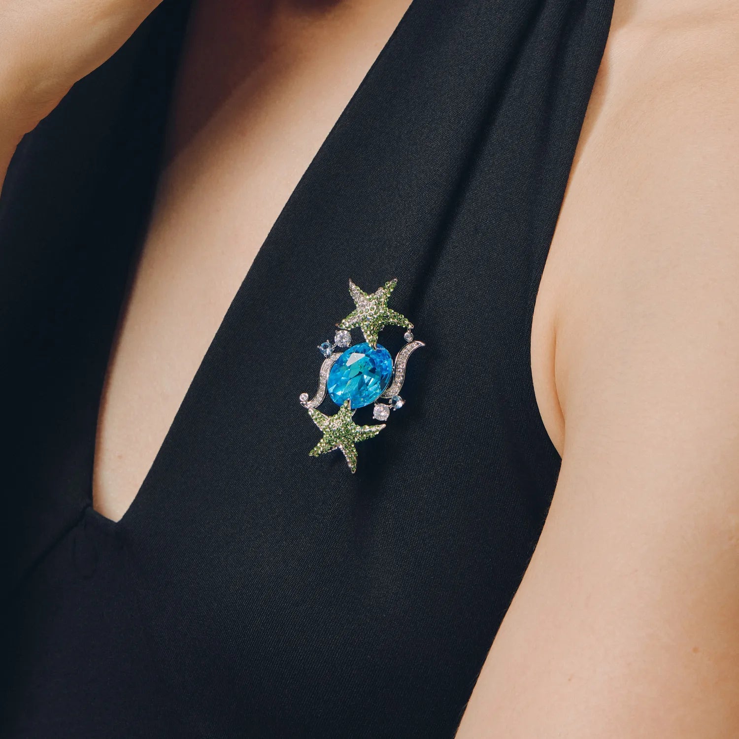 Aqua Stella Brooch: Jelly Sea Starfish Crystal Brooch