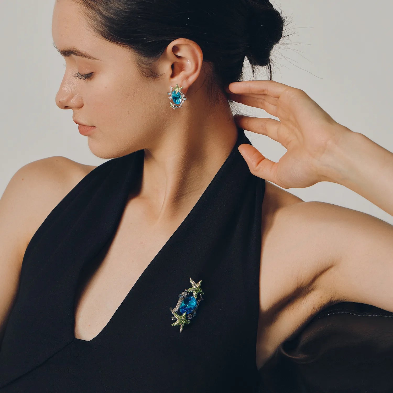 Aqua Stella Brooch: Jelly Sea Starfish Crystal Brooch