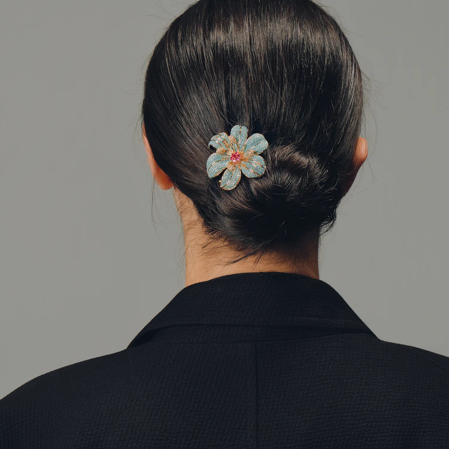 Aurea Fleur Brooch — The Bloom of Radiance