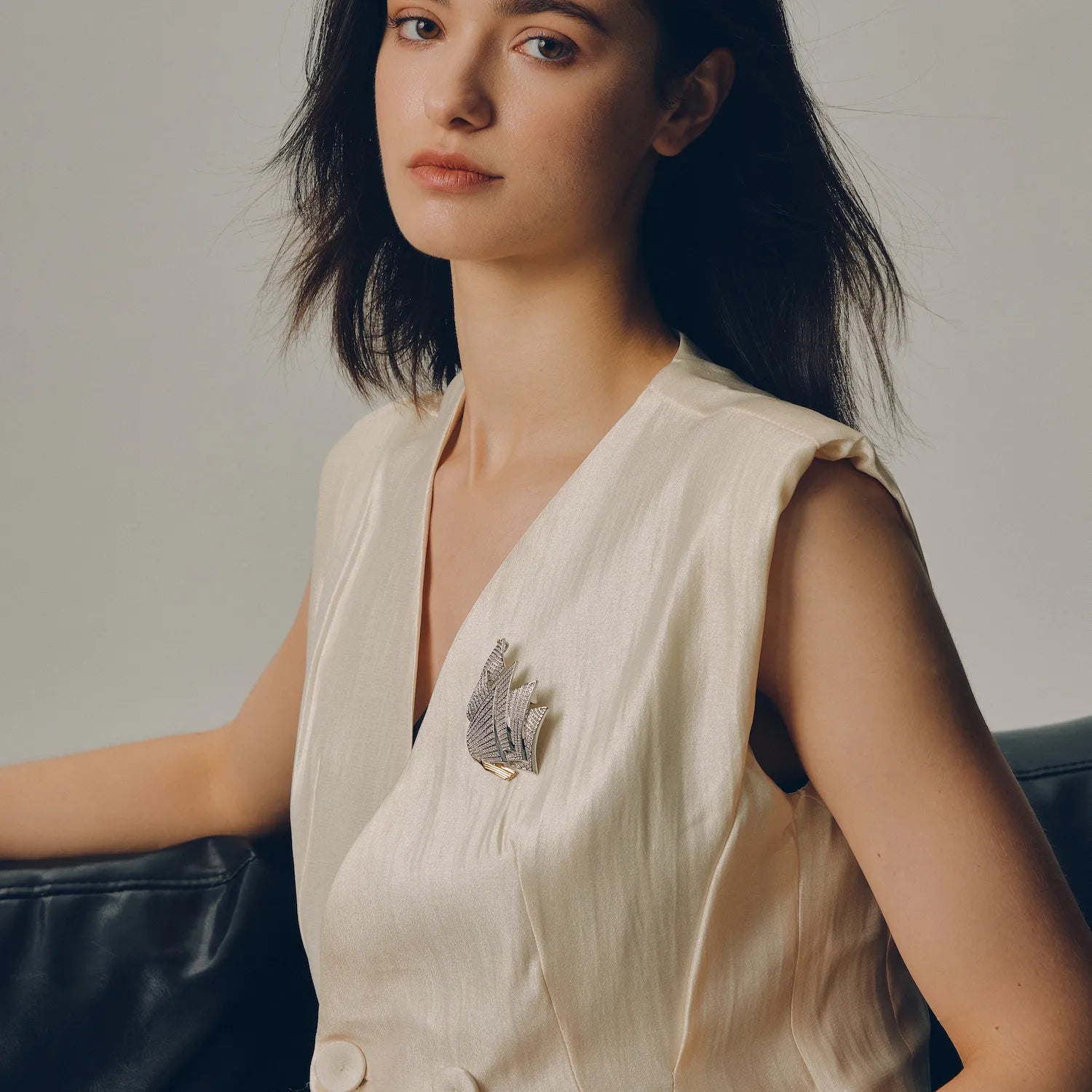 Aurea Sail Brooch — The Shape of the Wind