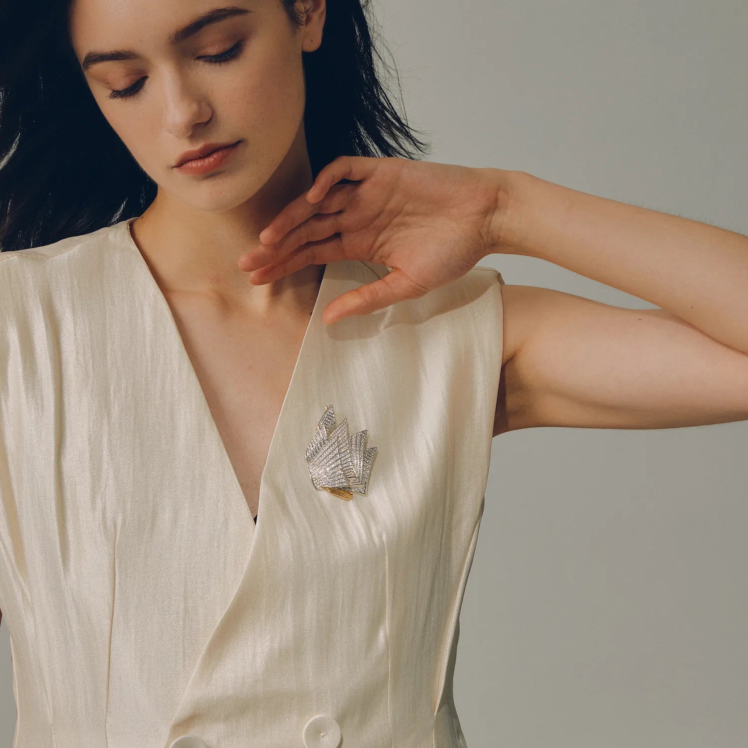 Aurea Sail Brooch — The Shape of the Wind
