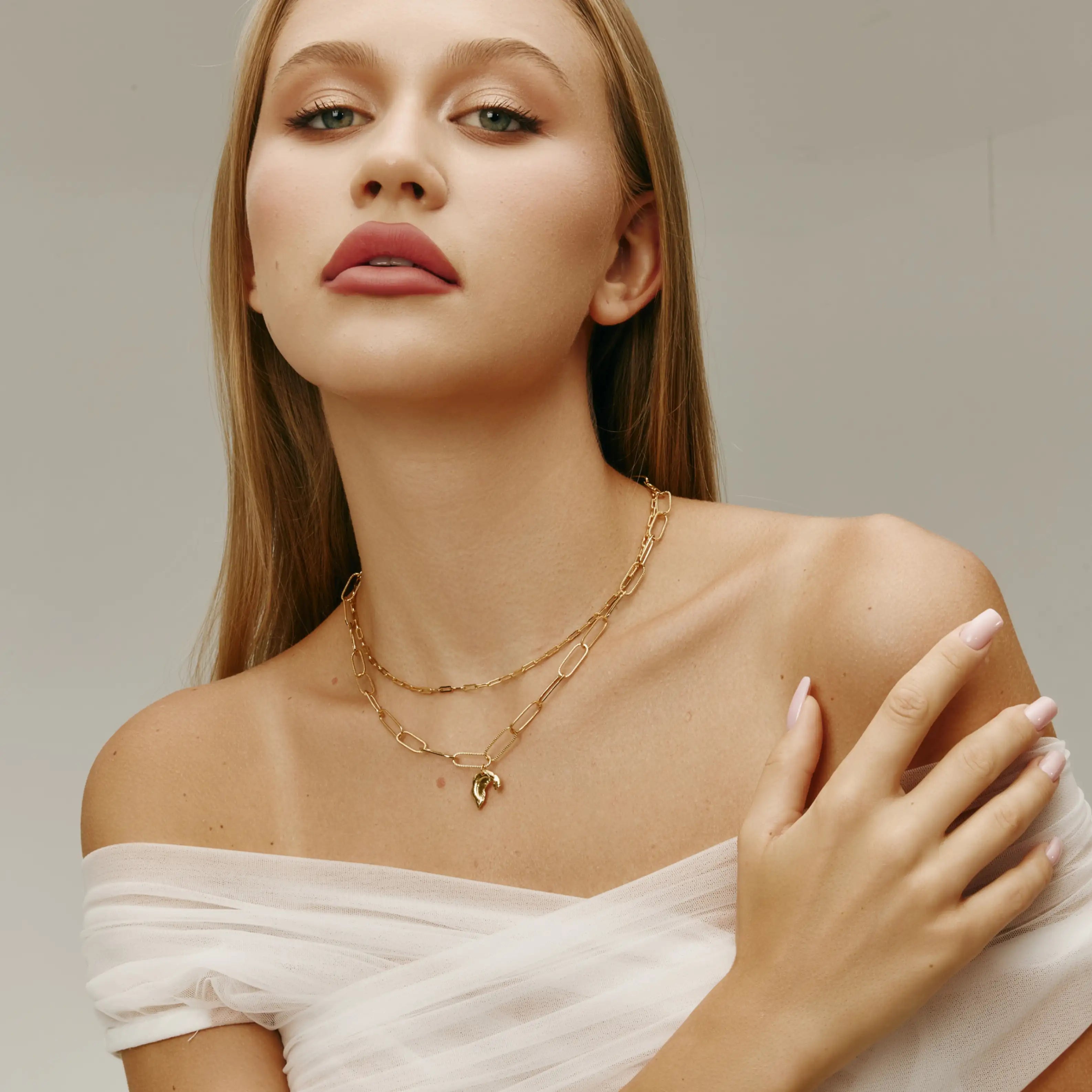 Solace Necklace Gold Irregular Pendant Chain Necklace
