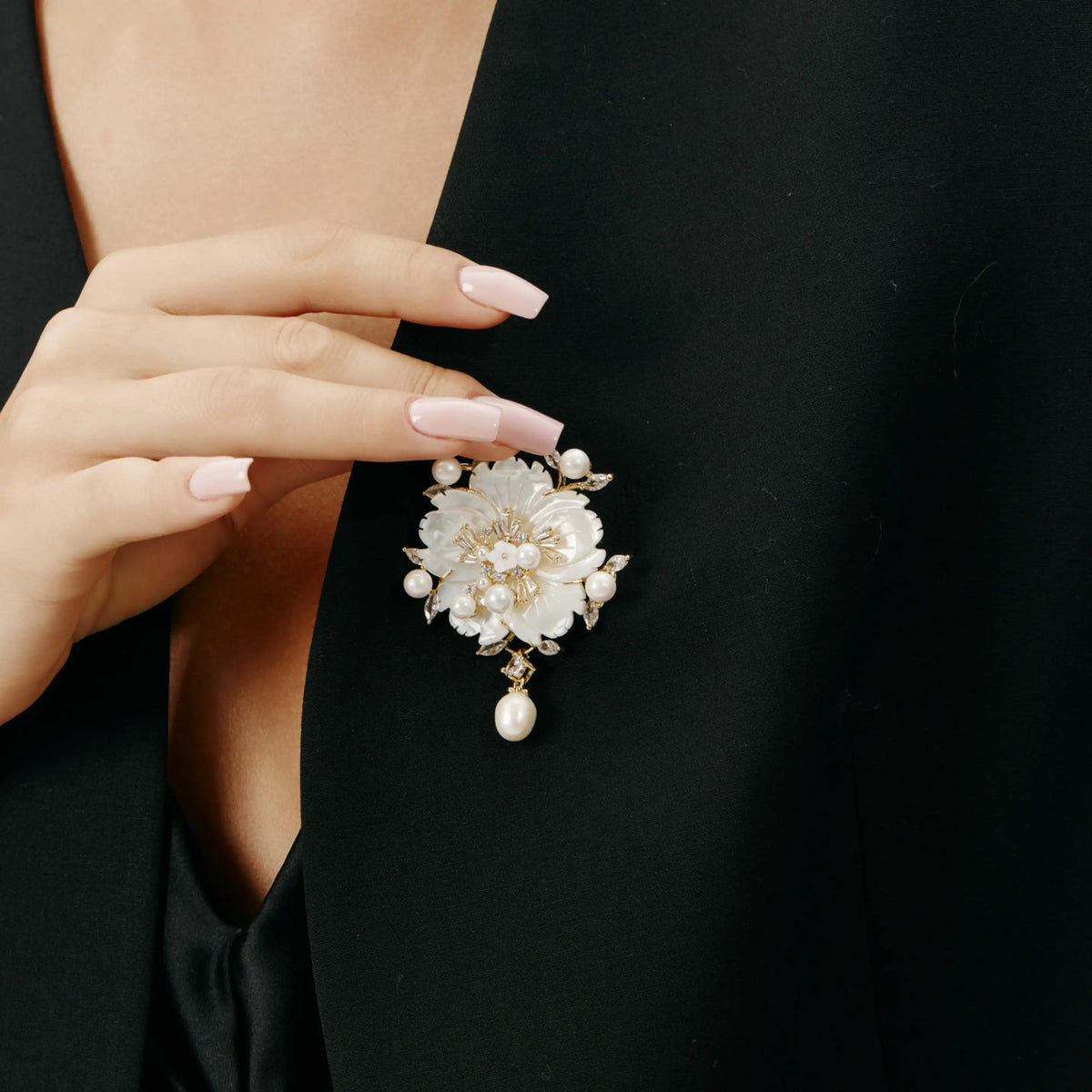 Fiore Brooch Floral Pearl and Crystal Gold Brooch