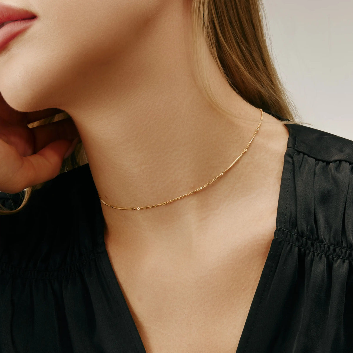 Lina Necklace Minimalist Gold Chain Choker