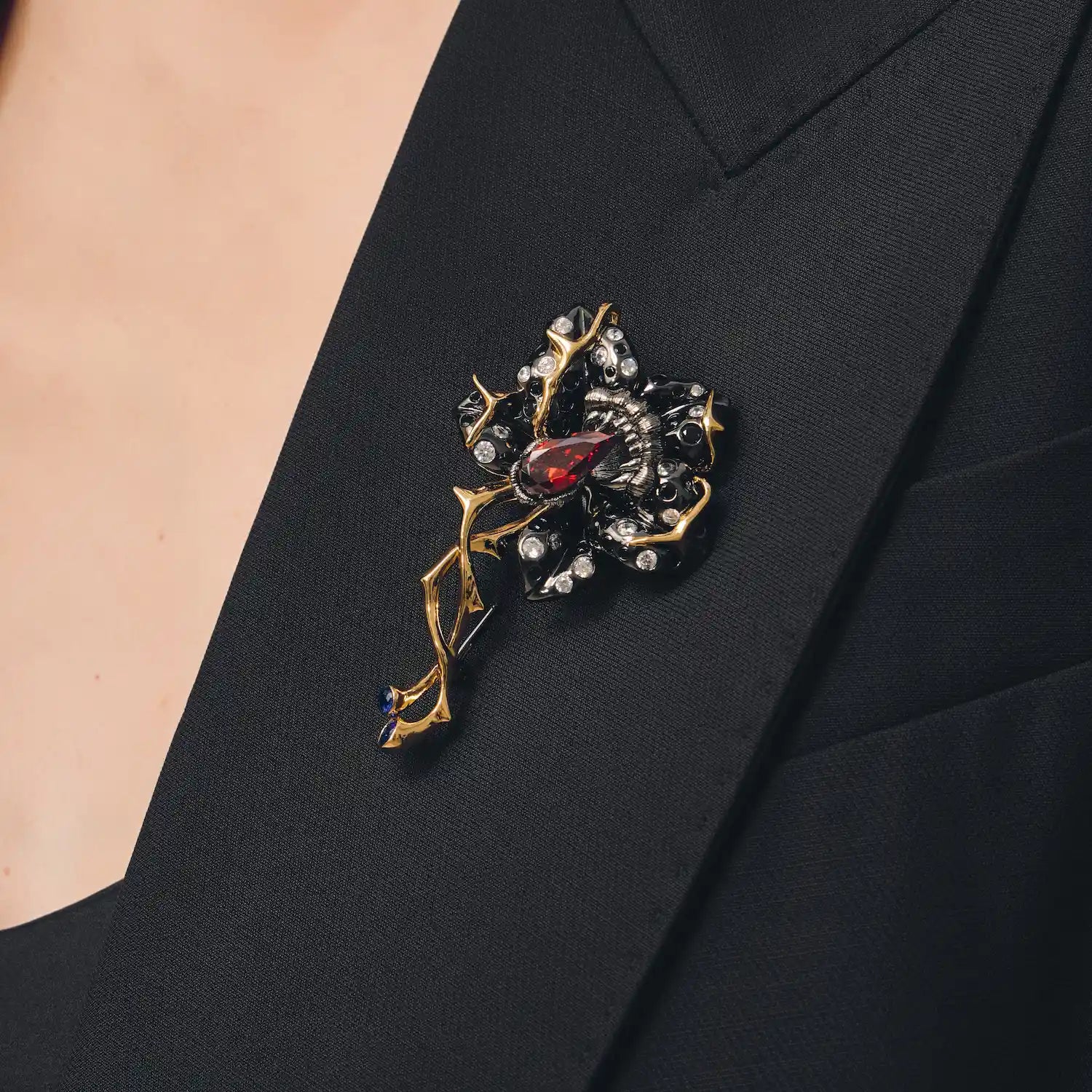Mordens Carnivorous Flower Brooch — The Beauty That Bites