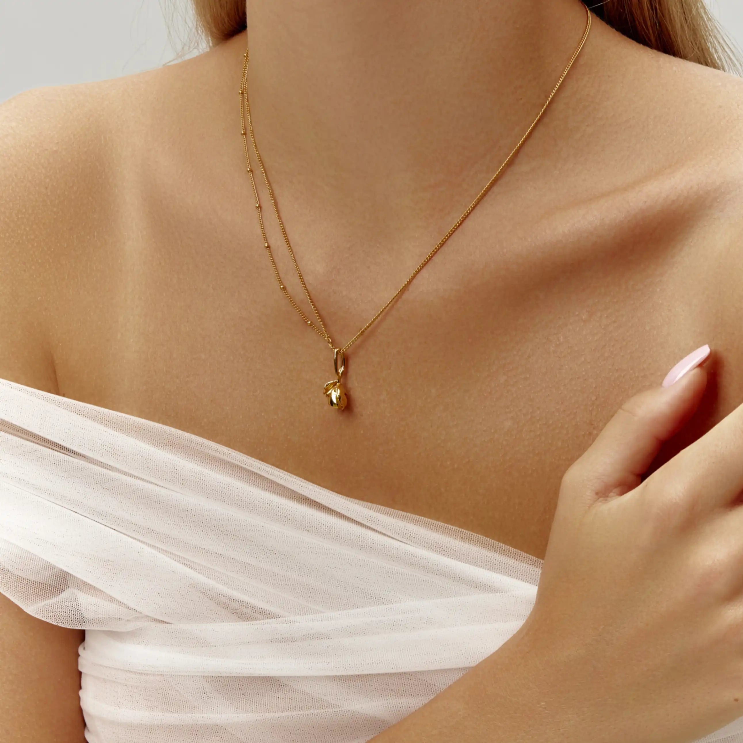 Rosa Necklace Gold Rose Pendant Necklace