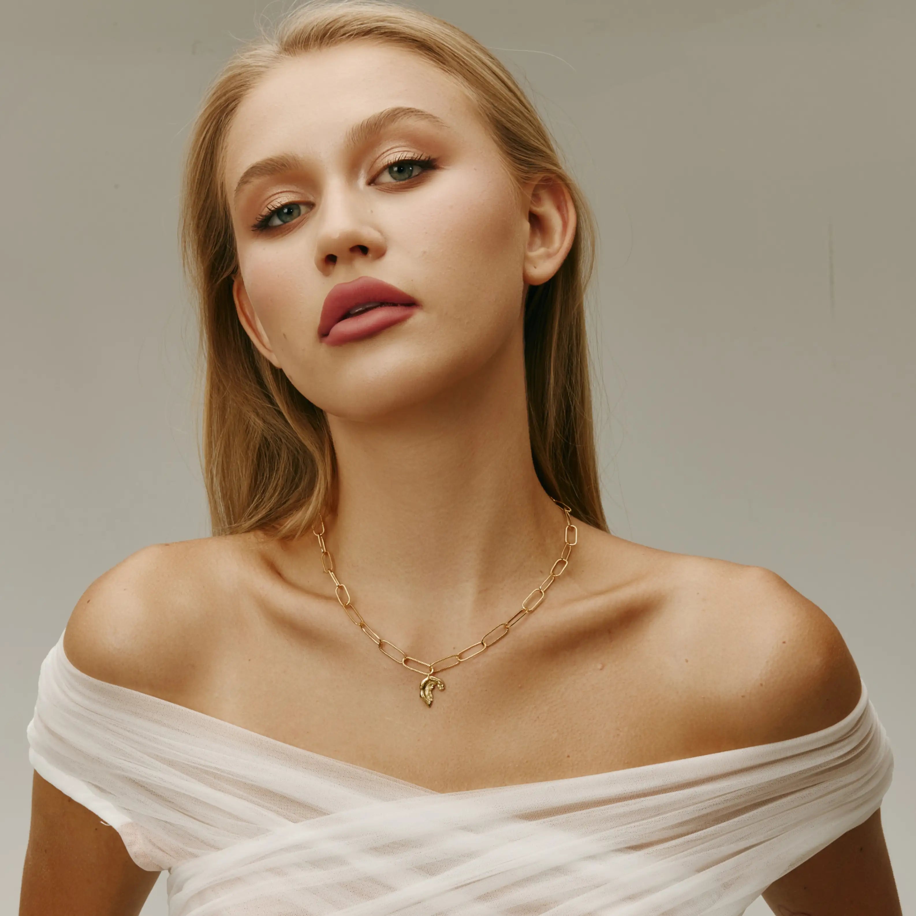 Solace Necklace Gold Irregular Pendant Chain Necklace